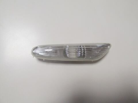 Bmw X1- E84- 09/15; Çamurluk Sinyali Sağ Beyaz (famella) - 63136932997