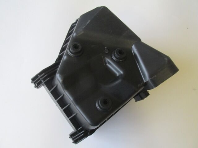 Toyota Corolla- E150- 07/10; Hava Filtre Kutusu (kabini) (dizel Tip) - 17701-26330