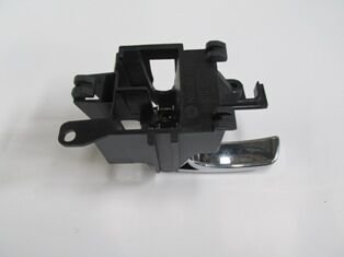 Nıssan Pıck Up- Navara- 06/14; Ön Kapı İç Açma Kolu Sağ (elceği Nikelajlı) (euro Body) - 80670-4X02B