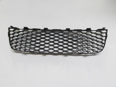 1K0853677B9B9 - Volkswagen Golf- 5- 05/09; Ön Tampon Panjuru Orta Siyah (Gtı)(Tüv) (Tyg)