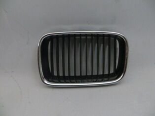 51138122237 - Bmw 3 Serı- E36- Sd/Coupe- 91/94; Ön Panjur Sol Siyah/Nikelaj Çerçeveli (Tw)