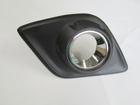 52127-0K170 - Toyota Hılux- Pıck Up- 15/19; Sis Lamba Kapağı Sağ Sis Delikli (Sis Yuvası Nikelajlı) (Casp)