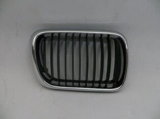 51138195152 - Bmw 3 Serı- E36- Sd/Coupe- 94/98; Ön Panjur Sağ Siyah/Nikelaj Çerçeveli (Tyg)