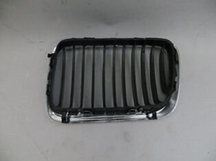 51138195152 - Bmw 3 Serı- E36- Sd/Coupe- 94/98; Ön Panjur Sağ Siyah/Nikelaj Çerçeveli (Tyg)