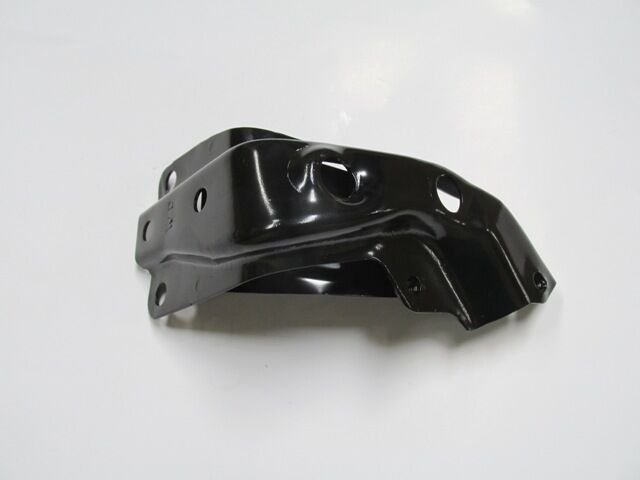 Toyota Hılux- Pıck Up- 15/19; Ön Çamurluk İç Bağlantı Braketi Sağ (tw) - 53907-KK010