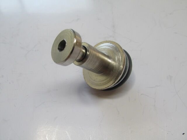 Dacıa Logan- 04/08; Ön/arka Kapı Kilit Karşılığı Sağ/sol Aynı (adet) - 8200735230