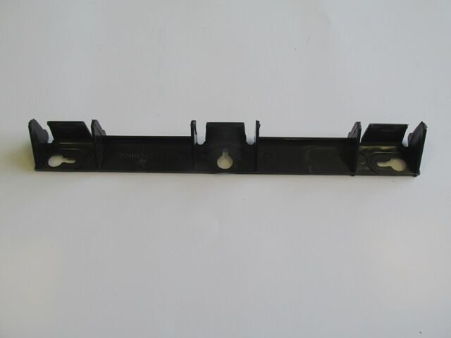 7700845258 - Renault Megane- 1- 99/02; Arka Tampon Bağlantı Braketi Orta