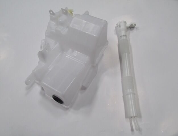 Mıtsubıshı L200- Pıck Up- 19/22; Ön Cam Su Bidonu/deposu/motorlu (casp) - 8260A493