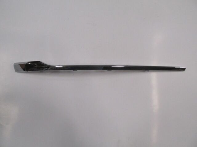 3G08532542Zz - Volkswagen Passat- B8- 14/18; Ön Tampon Panjuru Yan Çıtası Sağ Nikelajlı (Tw)