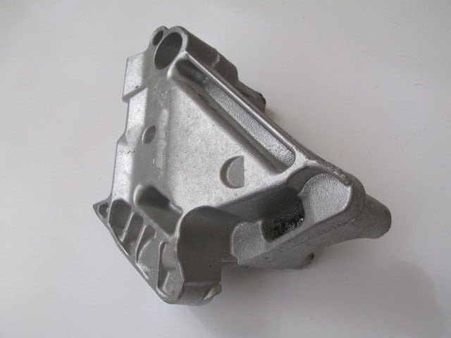 Audı Q3- 12/18; Motor Bağlantı Braketi 2.0 Tdı (takoz) (alüminyum) - 04L199207