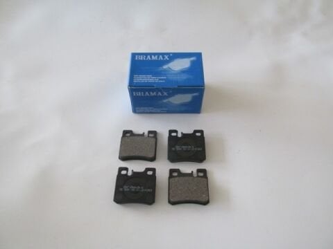 A0024200120 - Mercedes 190- W201- 83/93; Arka Fren Balatası (Kablosuz)(Disk) (61,8X58,1X13,5)(Bramax)