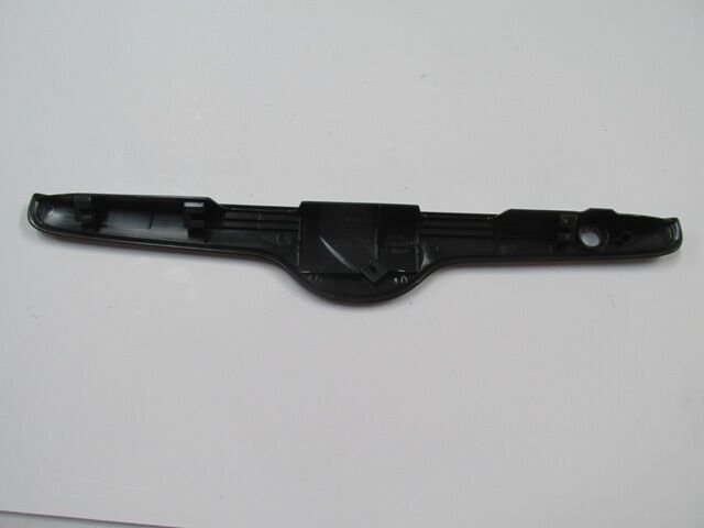 - - Toyota Corolla- Zze121- 02/06; Arka Plaka Lamba Çıtası Siyah