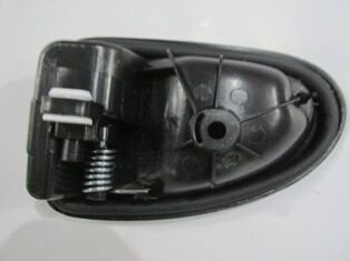 Renault Clıo- 2- Sd/hb- 02/04; Arka Kapı İç Açma Kolu Sol (pütürlü Siyah) - 8200667104