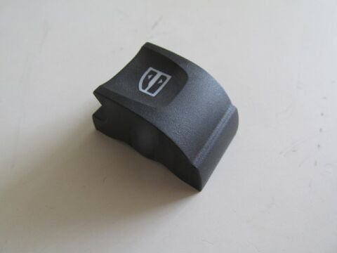 Renault Clıo- 3- Hb- 06/09; Ön/Arka Cam Düğme Butonu Sol (Düz Tırnak)