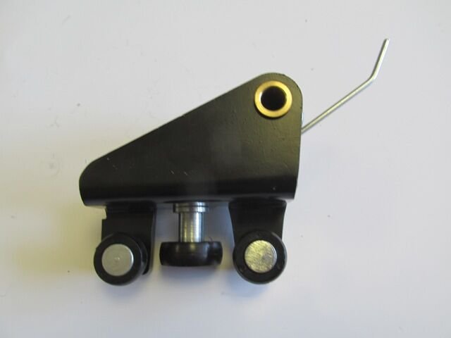 7700354515 - RENAULT KANGOO- 98/03; SÜRGÜLÜ KAPI ORTA RAY BAĞLANTISI UCU SOL