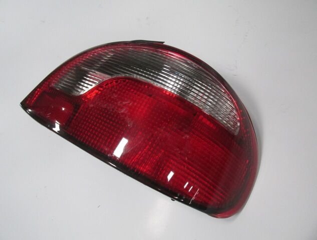 Hyundaı Accent- 98/00; Stop Lambası Sağ Kırmızı/beyaz (mars) - 92402-22310