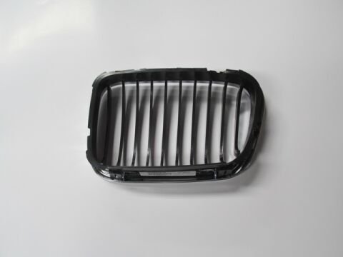51138208490 - Bmw 3 Serı- E46- Sd- 98/01; Ön Panjur Sağ Siyah/Nikelaj Çerçeveli (Tw)