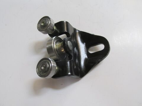 Yc15 V25028 Af - Ford Transıt- V184- 02/06; Sürgülü Kapı Alt Ray Bağlantısı Sağ Rulmanlı