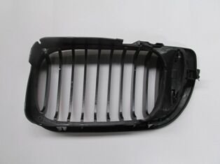 51137042961 - Bmw 3 Serı- E46- Sd- 02/05; Ön Panjur Sağ Siyah (Bfn)