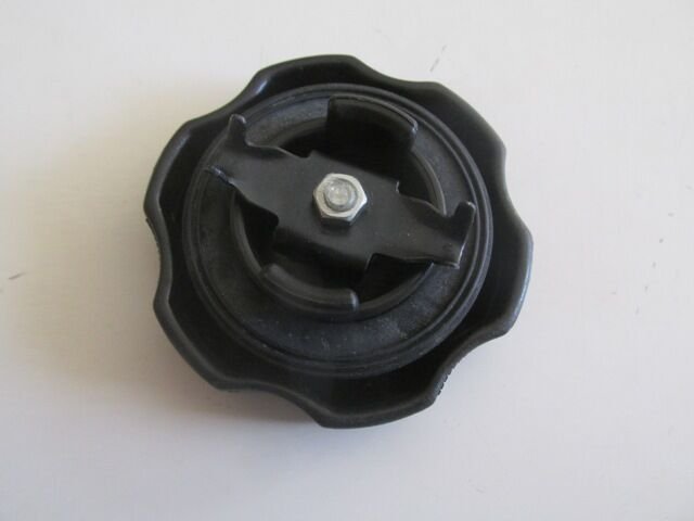 Mıtsubıshı Carısma- 00/04; Motor Yağ Kapağı (üstü Düz Tip) - MD132260