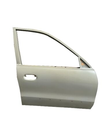 76004-22520 - Hyundaı Accent- 98/00; Ön Kapı Komple Sağ Band Delikli Gri Boyalı (İceli/Çekomastikli) (Tw)