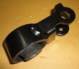 12363-21060 - Toyota Yarıs- 06/11; Motor Takozu Arka Sağ 1,5Cc (Tenacıty)