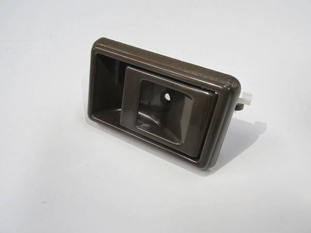 Toyota Hılux- Pıck Up Ln85- 89/97; Ön/arka Kapı İç Açma Kolu Sağ Kahve (hushan) - 69205-04010-B