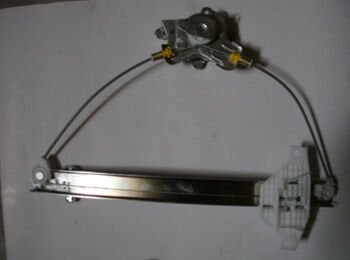82404-38010 - Hyundaı Sonata- 99/02; Ön Cam Krikosu Sağ Elektrikli/Motorsuz (32Diş)
