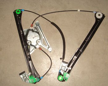 Audı A4- 95/99; Ön Cam Krikosu Sol Elektrikli/motorsuz (tw) - 8D0837461
