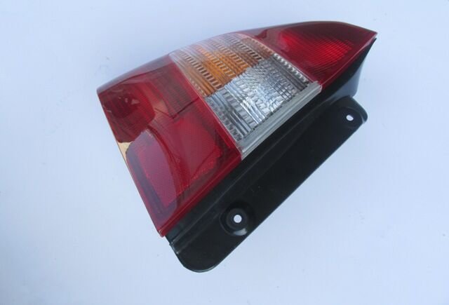 92401-25010 - Hyundaı Accent- Mılenyum- 00/02; Stop Lambası Sol Kırmızı/Sarı/Beyaz (Mars)