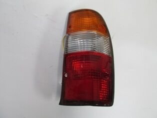 Uh77-51-150 - Mazda B2500- Pıck Up- 01/03; Stop Lambası Sağ Sarı/Beyaz/Kırmızı (Aa Motor/Depo)