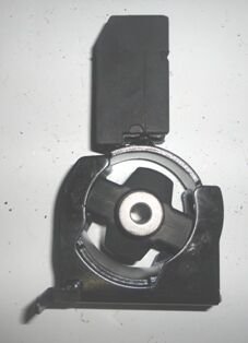 12361-0D050 - Toyota Corolla- Zze121- 02/06; Ön Motor Takozu Triger Önü Sol