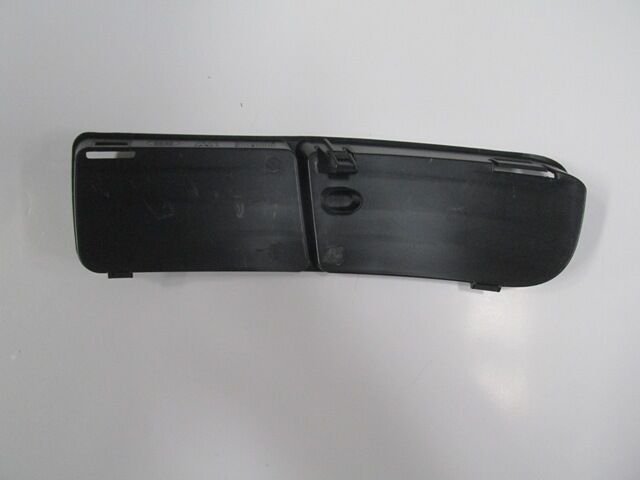 Volkswagen Polo- 3- 95/99; Sis Lamba Kapağı Sağ Sis Deliksiz - 6N0853666B