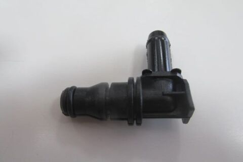 Mercedes S Class- W220- 98/01; Radyatör Yedek Su Deposu Hava Hortum Ucu (rakor) - A2045010925