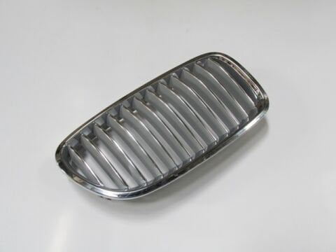 51137261356 - Bmw 5 Serı- F10- 10/13; Ön Panjur Sağ Nikelajlı İç Petekleri Gri (Tw)