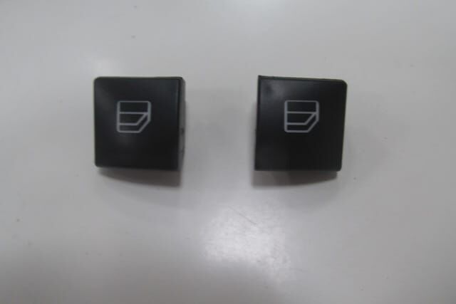 Mercedes C Class- W204- 11/13; Ön Sol Kapı Sağ/sol Açma Düğme Butonu Set (2 Parça)