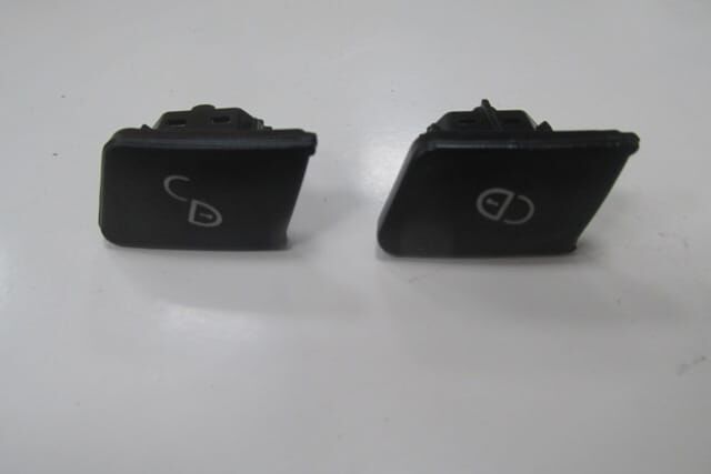 Mercedes C Class- W205- 14/20; Otomatik Kapı Kilitleme Düğmesi Butonu Açma/kapama Set (2 Parça)