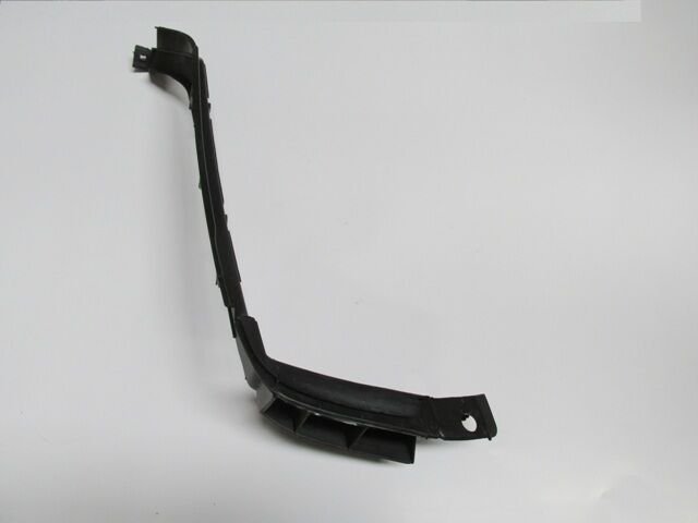 1J5807393 - Volkswagen Bora- 99/05; Arka Tampon İç Bağlantı Braketi Sol (Yan Kulağa Takılan) (Bfn)