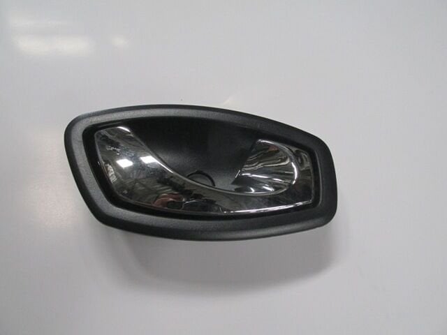Renault Megane- 3- Hb- 14/15; Ön Kapı İç Açma Kolu Sağ Nikelajlı - 826720001R