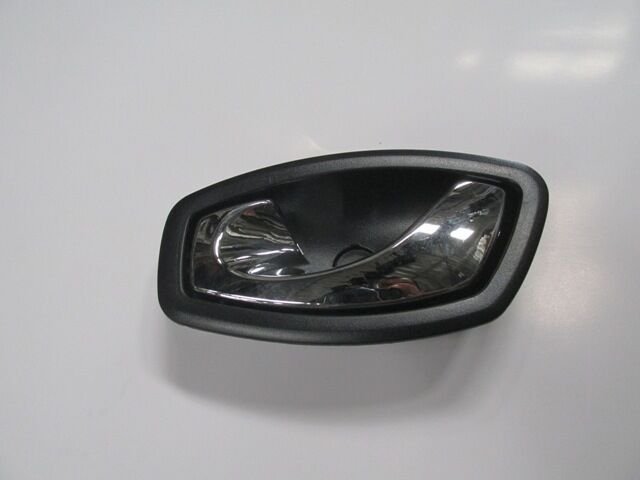 826733790R - Renault Clıo- 4- Hb- 13/16; Ön Kapı İç Açma Kolu Sol Nikelajlı