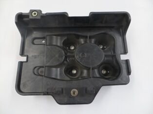1J0915333A - Volkswagen Bora- 99/05; Akü Koruyucu Plastiği Alt (Bfn)