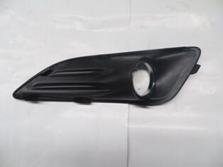 Ford Fıesta- 13/17; Sis Lamba Kapağı Sağ Siyah (sis Deliği Nikelaj Çerçeveli) (tyg) - C1BJ15A222AA