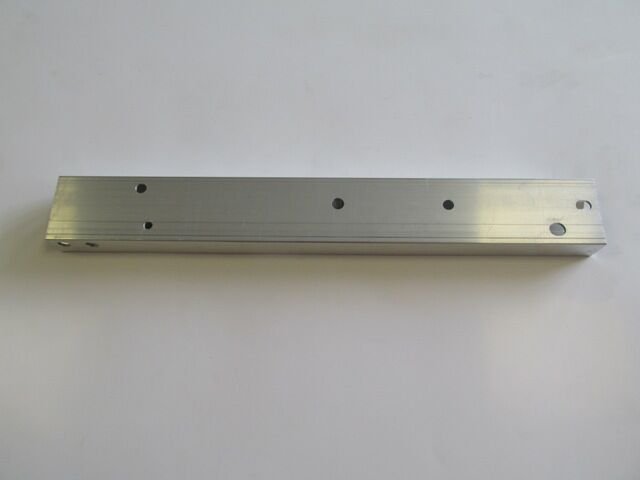 2466280229 - Mercedes B Class- W246- 12/14; Ön Panel Bağlantı Braketi Sağ (Büyük)
