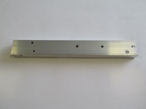 2466280229 - Mercedes B Class- W246- 12/14; Ön Panel Bağlantı Braketi Sağ (Büyük)