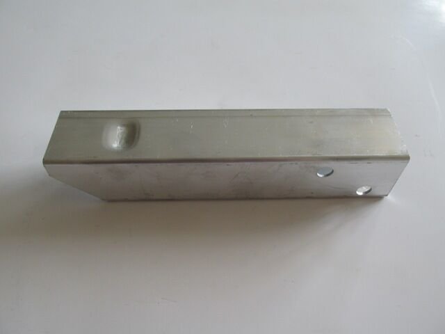 2466260088 - Mercedes A Class- W176- 11/16; Ön Panel Bağlantı Braketi (Küçük) Sağ/Sol Aynı (Adet)