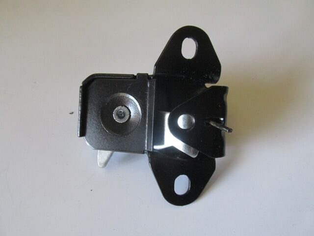 Renault R9- Broadway- 97/00; Bagaj Kapak Kilidi - 7700666804