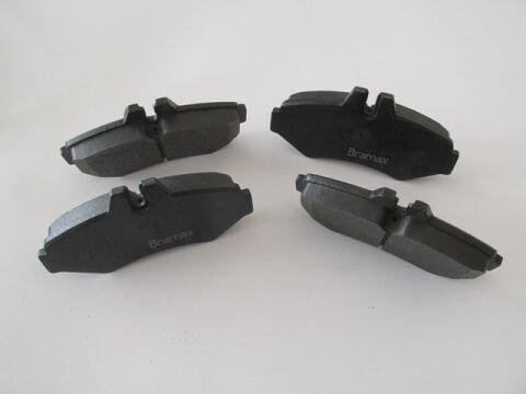 A0084204420 - Mercedes Sprınter- 95/00; Arka Fren Balatası (Kulaksız)(Kablosuz)(Disk)(125,6X62X17,8)(Bramax)