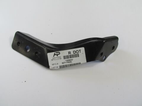 Mercedes C Class- W204- 07/11; Ön Tampon Demiri Braketi Sol (tw) - 2046200185