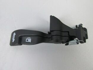 Toyota Corolla- Ae111- 99/00; Bagaj Kapağı Ve Depo Kapağı İç Açma Kolu (mandalı) Plastik (euro Body) - 64606-20091