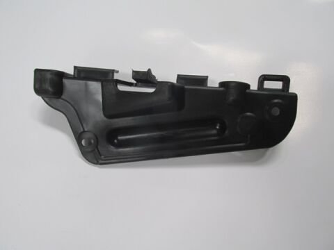 8200176035 - Renault Megane- 2- 03/09; Arka Tampon İç Bağlantı Braketi Stop Altı Sağ (Sedan)
